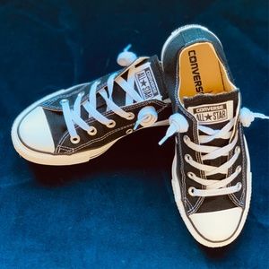 Converse Chuck Taylors Women's Sz. 6
